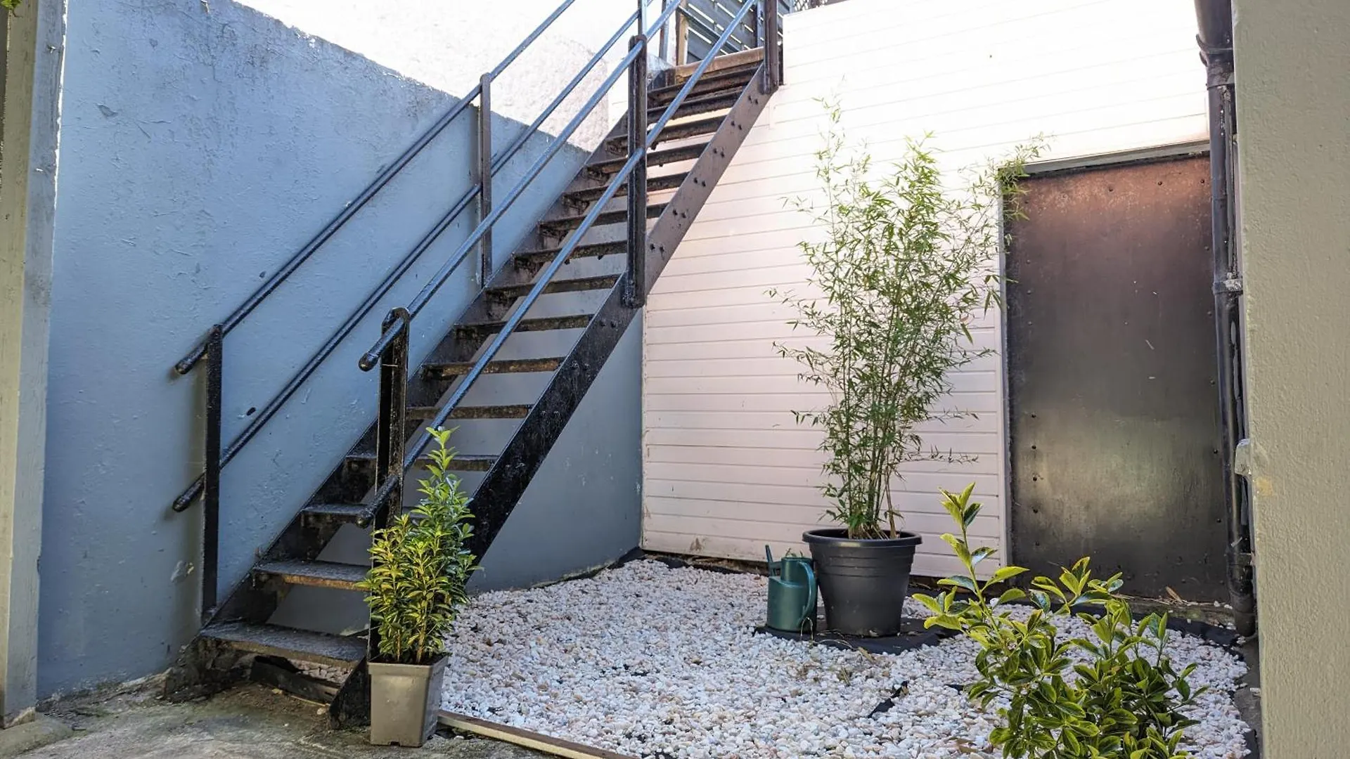 Beautiful 4 Bedroom Apartment - Sleeps 12 People Cardiff
